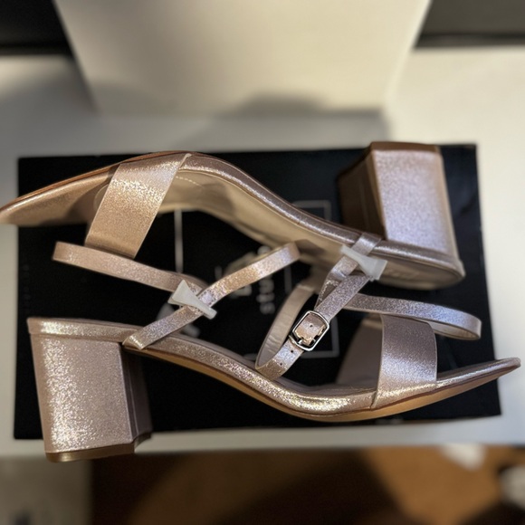 *BRAND-NEW* David’s Bridal 2” heels - Picture 3 of 5